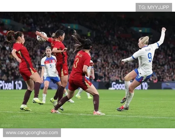 日本女足与英格兰女足激战正酣谁能在这场巅峰对决中笑到最后