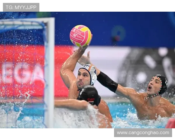 水球对决俄罗斯与匈牙利的精彩较量展现竞技魅力与团队精神