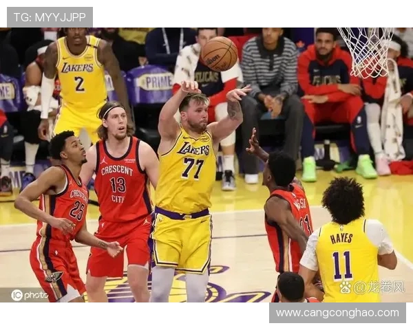 精彩对决视频直播鹈鹕对湖人全场回顾与赛后分析尽在此处