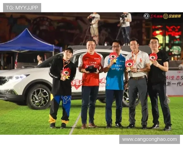 重庆街舞队在攀岩联赛中以83分稳居积分榜首位引发关注 重庆街舞队在攀岩联赛中以83分稳居积分榜首位引发关注