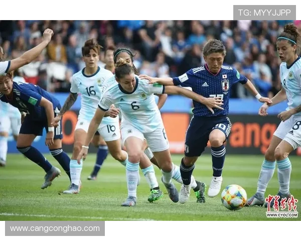 阿根廷女足迎战日本队力争在世界杯赛场上创造佳绩