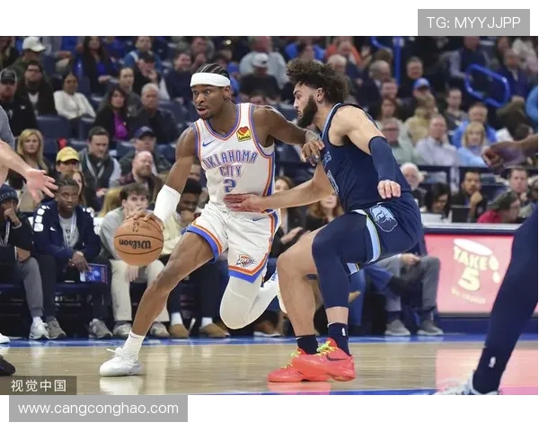 雷霆对决灰熊精彩回顾球迷热议赛场表现与战术分析