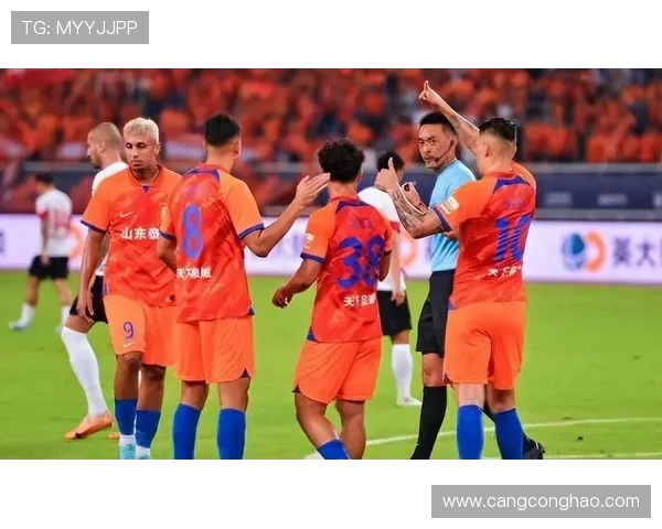 鲁能与国安激战正酣比赛结果揭晓引发球迷热议 鲁能与国安激战正酣比赛结果揭晓引发球迷热议