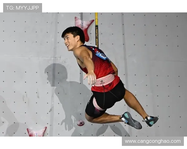 重庆攀岩队与广州攀岩队赛后复盘分析灵活性表现与战术对比